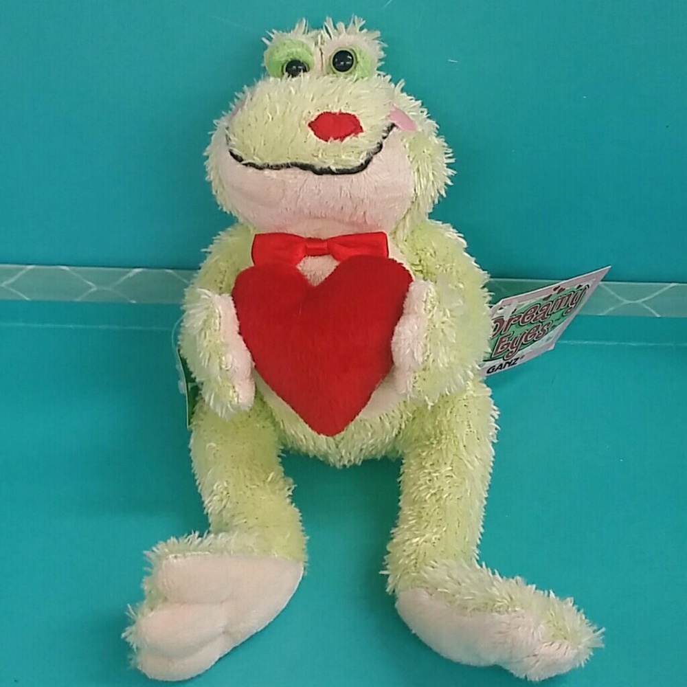 Ganz Dreamy Eyes Frog holding a heart